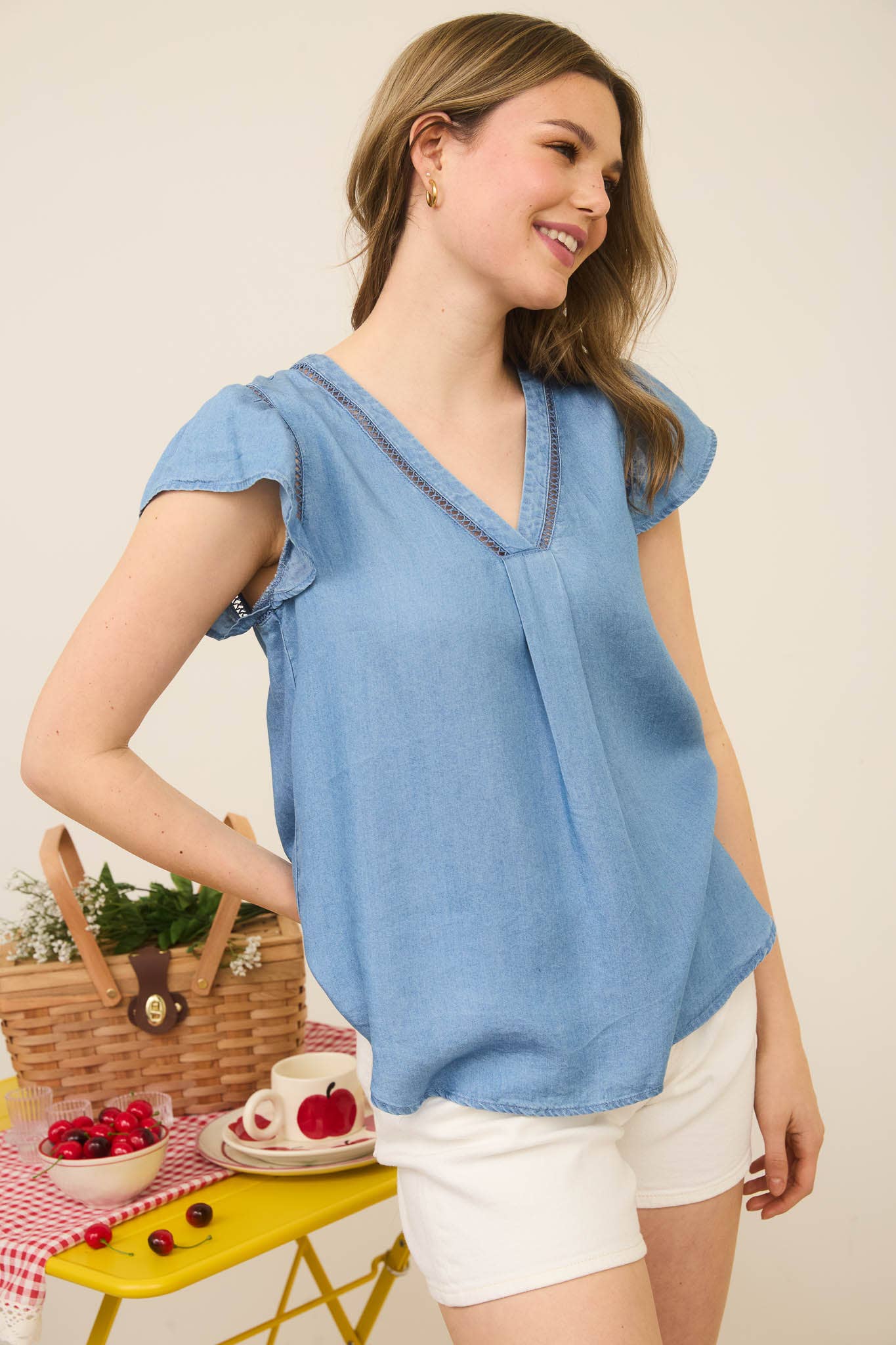 BP V NECK LACE TRIM BACK BUTTON TOP