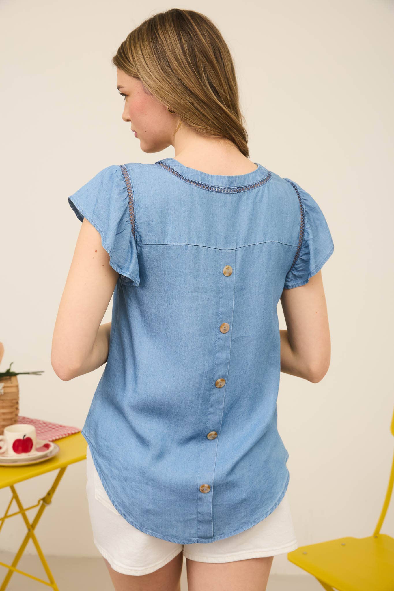 BP V NECK LACE TRIM BACK BUTTON TOP
